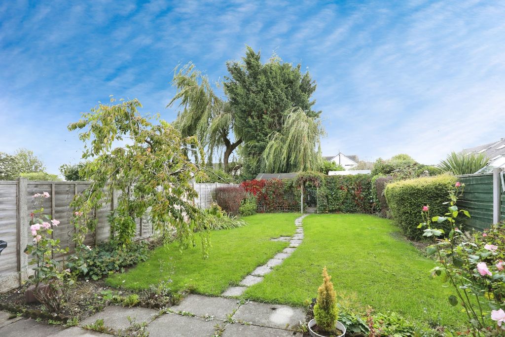 Property photo 2 of 18 Photo