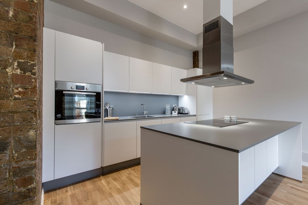 Property photo 2 of 29 Kitchen