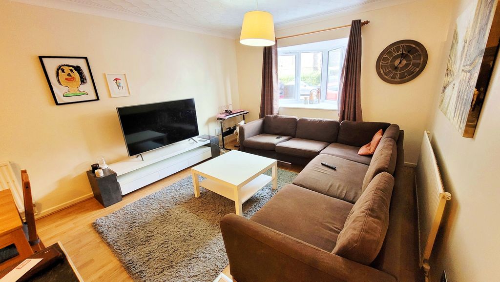 Property photo 2 of 9