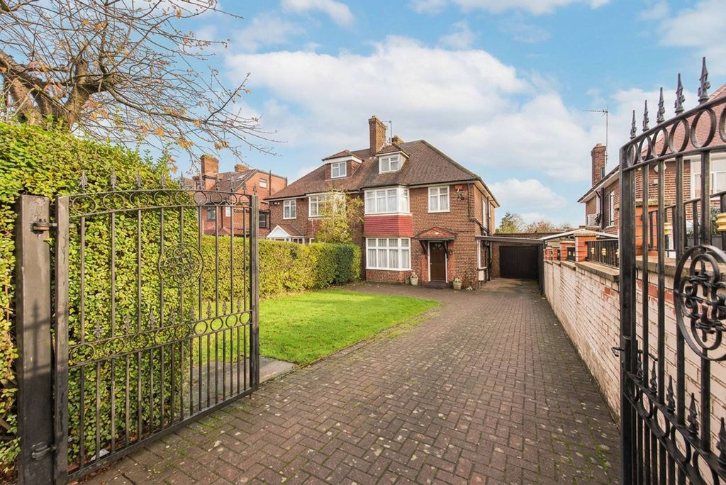 Property photo 1 of 11