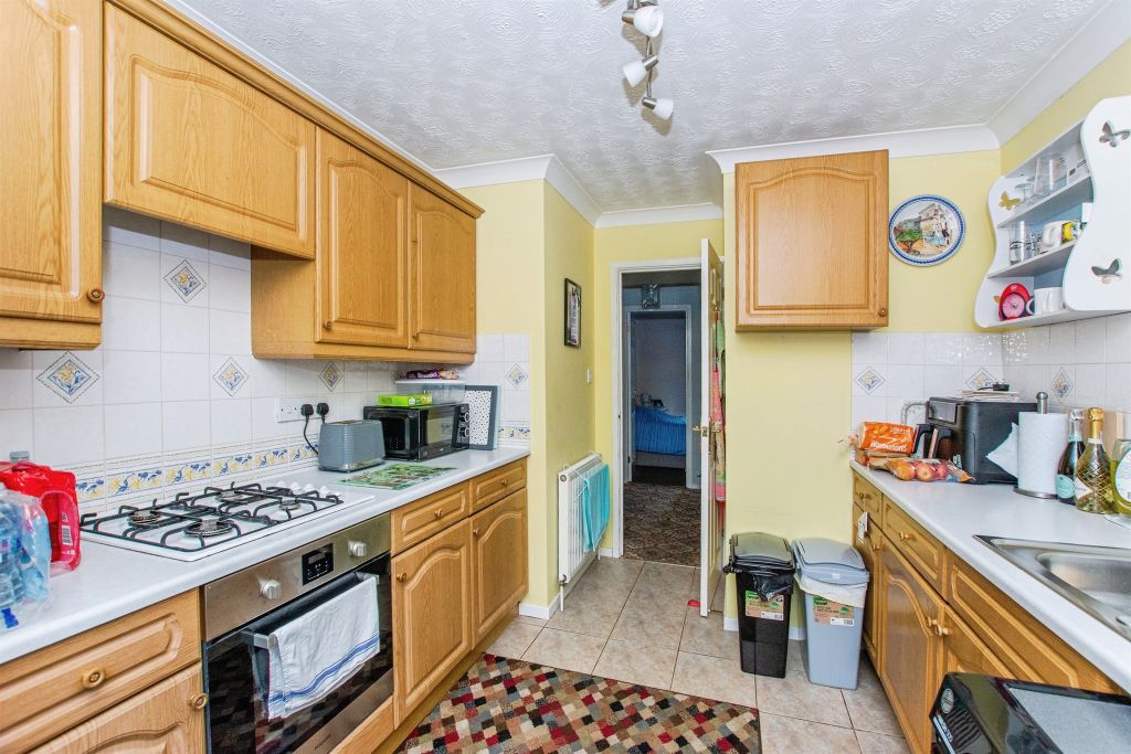 Property photo 2 of 20
