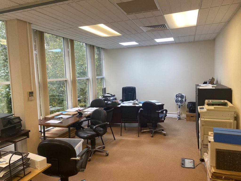 Property photo 1 of 2