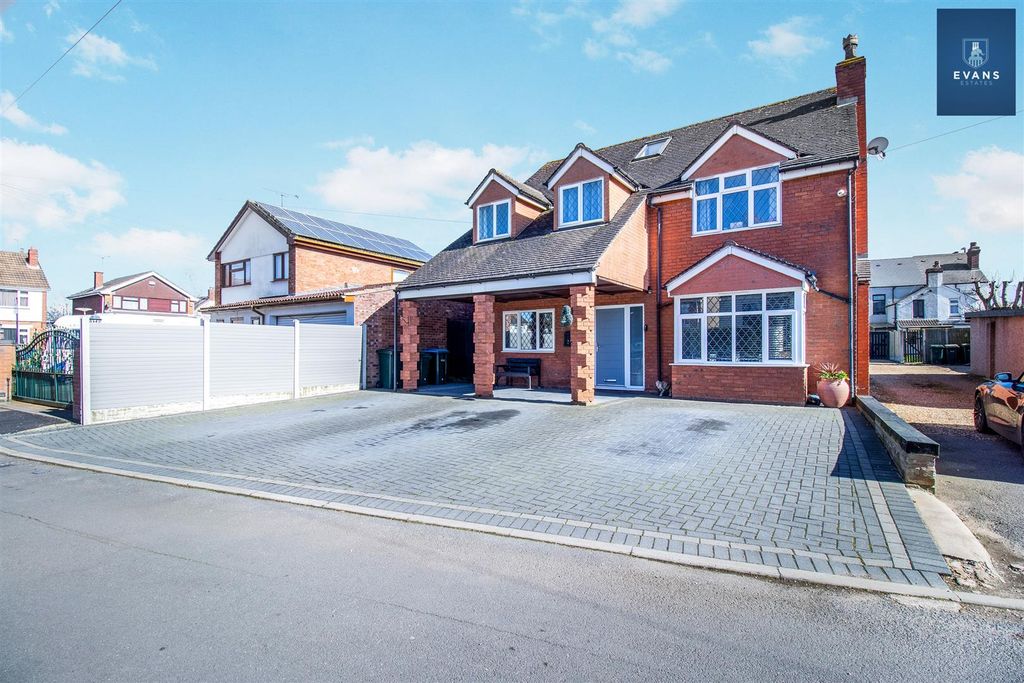 Property photo 1 of 26 Front