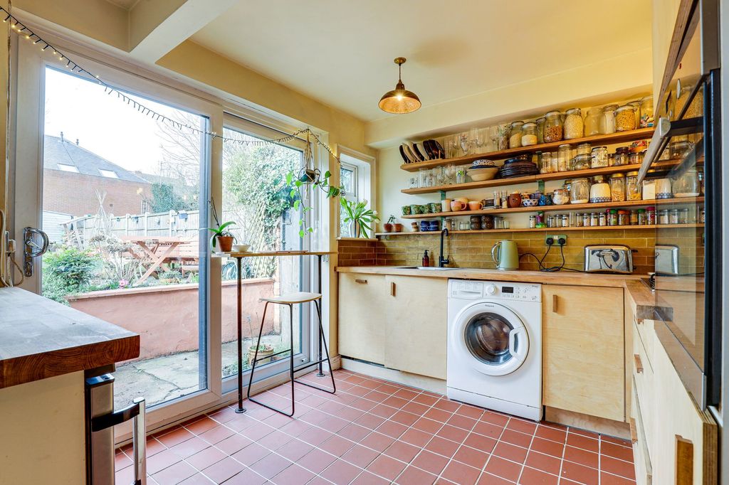 Property photo 3 of 21