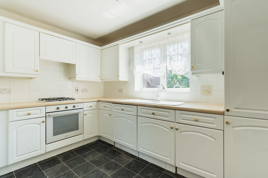 Property photo 2 of 43