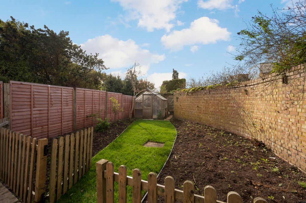 Property photo 2 of 24 Picture No. 25