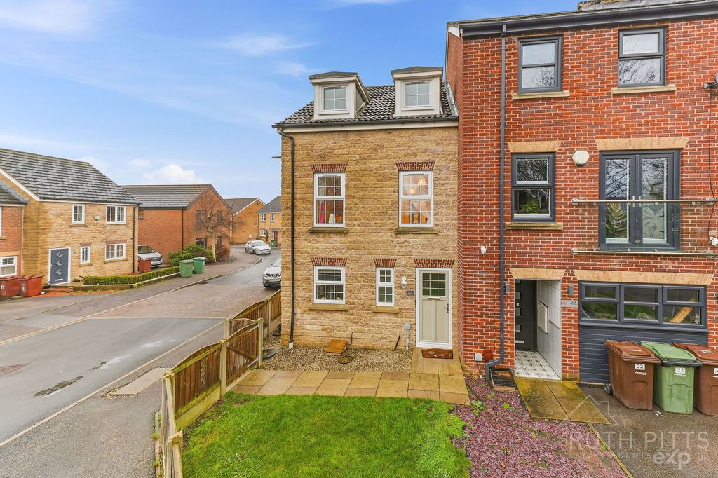 Property photo 1 of 27