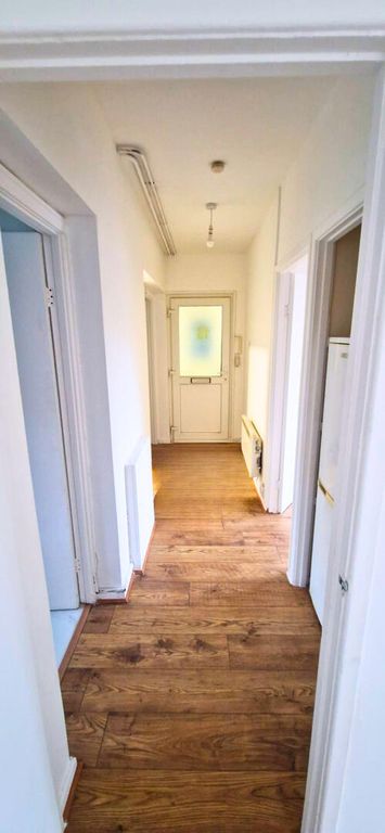 Property photo 3 of 4 Hallway