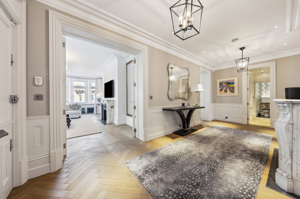 Property photo 3 of 25