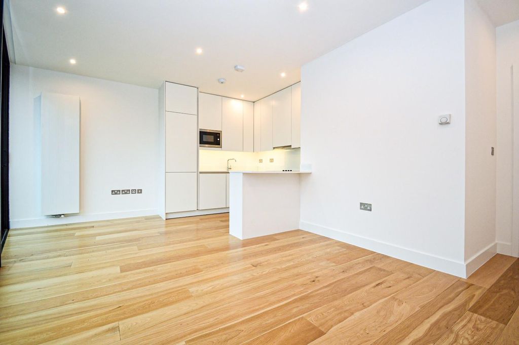 Property photo 2 of 14 c.Jpg