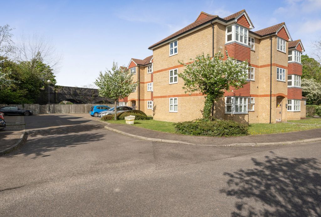 Property photo 1 of 16 1438637-16-69E103...