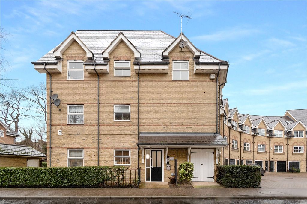 Property photo 1 of 8 External