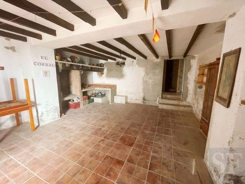 Property photo 3 of 20