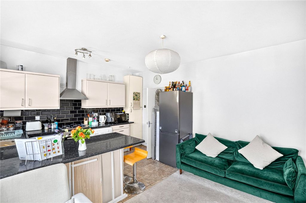 Property photo 2 of 15 Picture No. 13