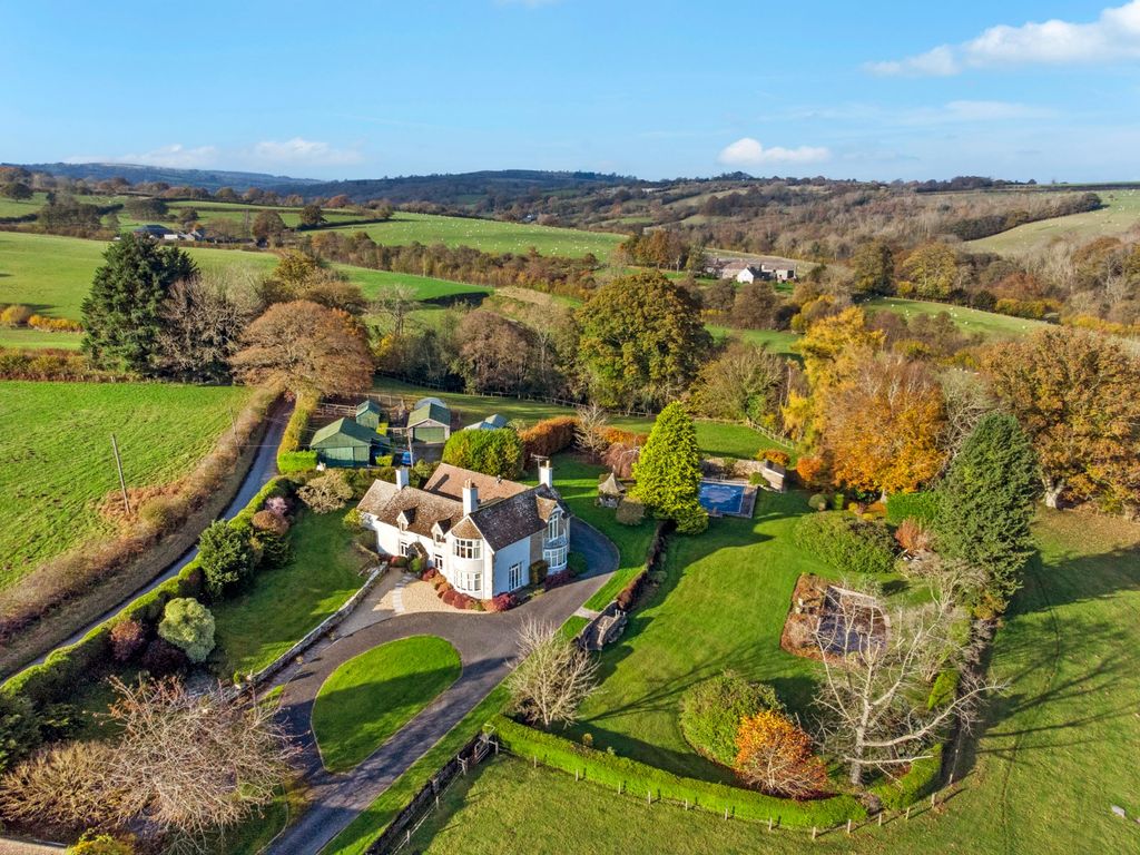 Property photo 3 of 33 Escley House