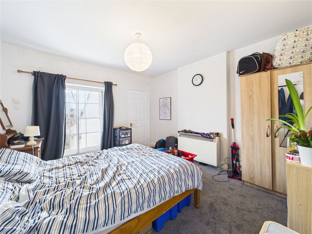 Property photo 3 of 11 Picture No. 02