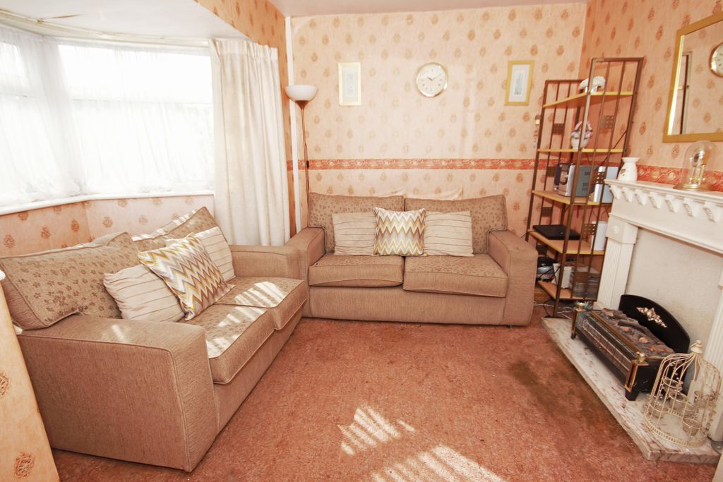 Property photo 2 of 9