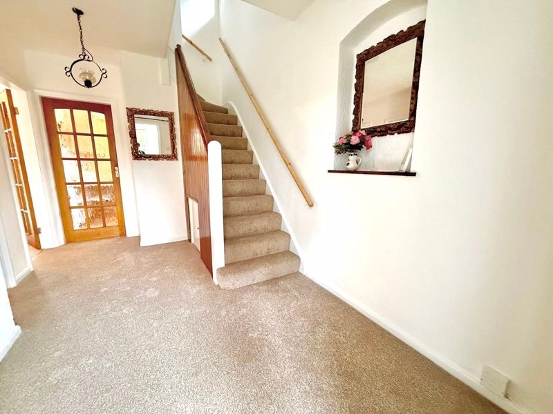 Property photo 2 of 16 Hallway