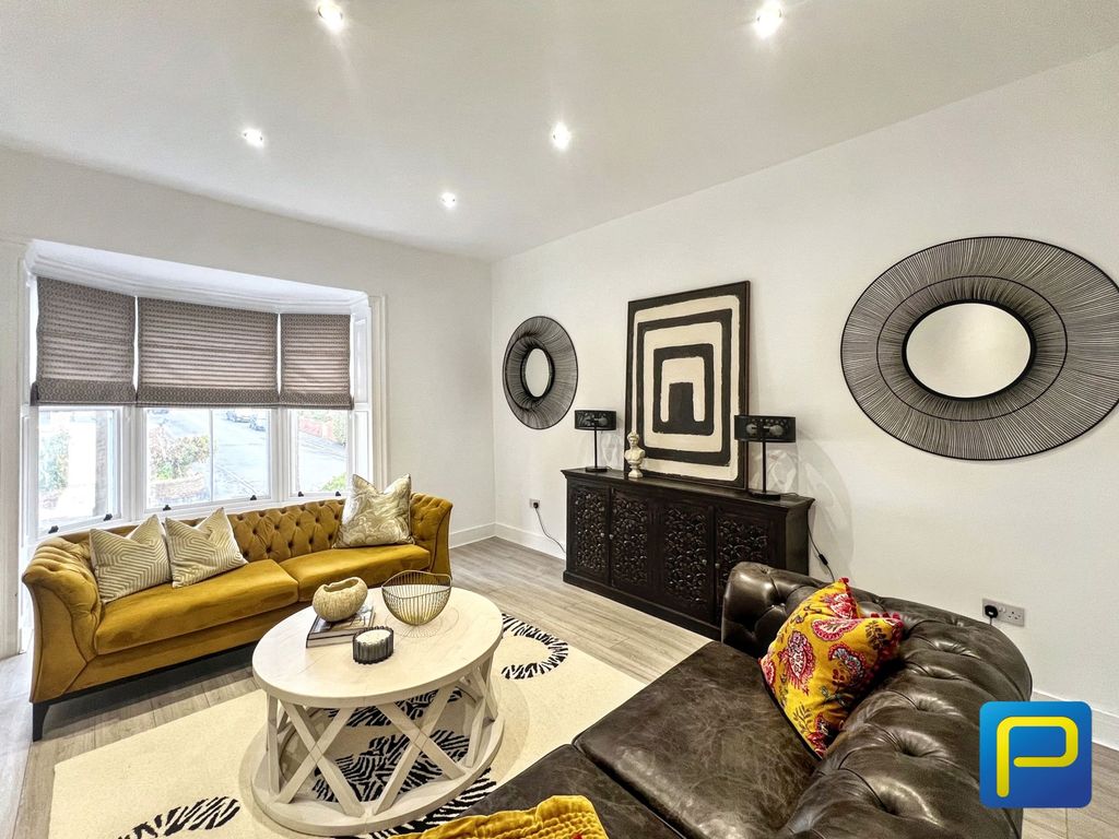 Property photo 3 of 28