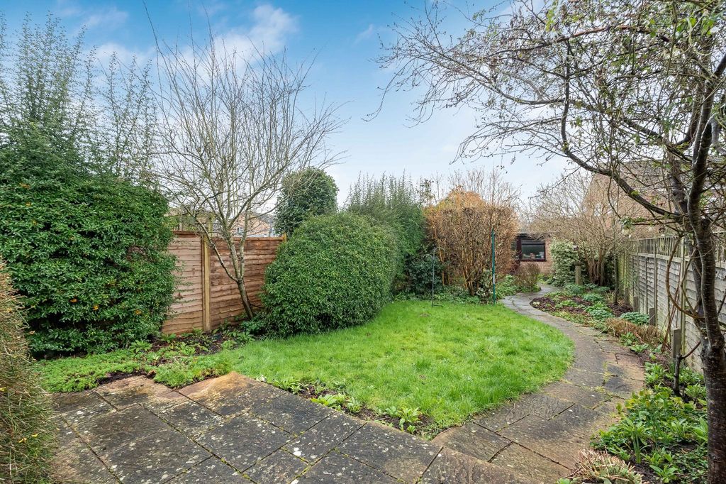 Property photo 2 of 17 Garden