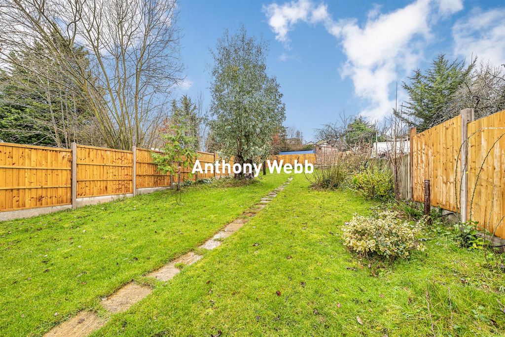 Property photo 2 of 21 Garden