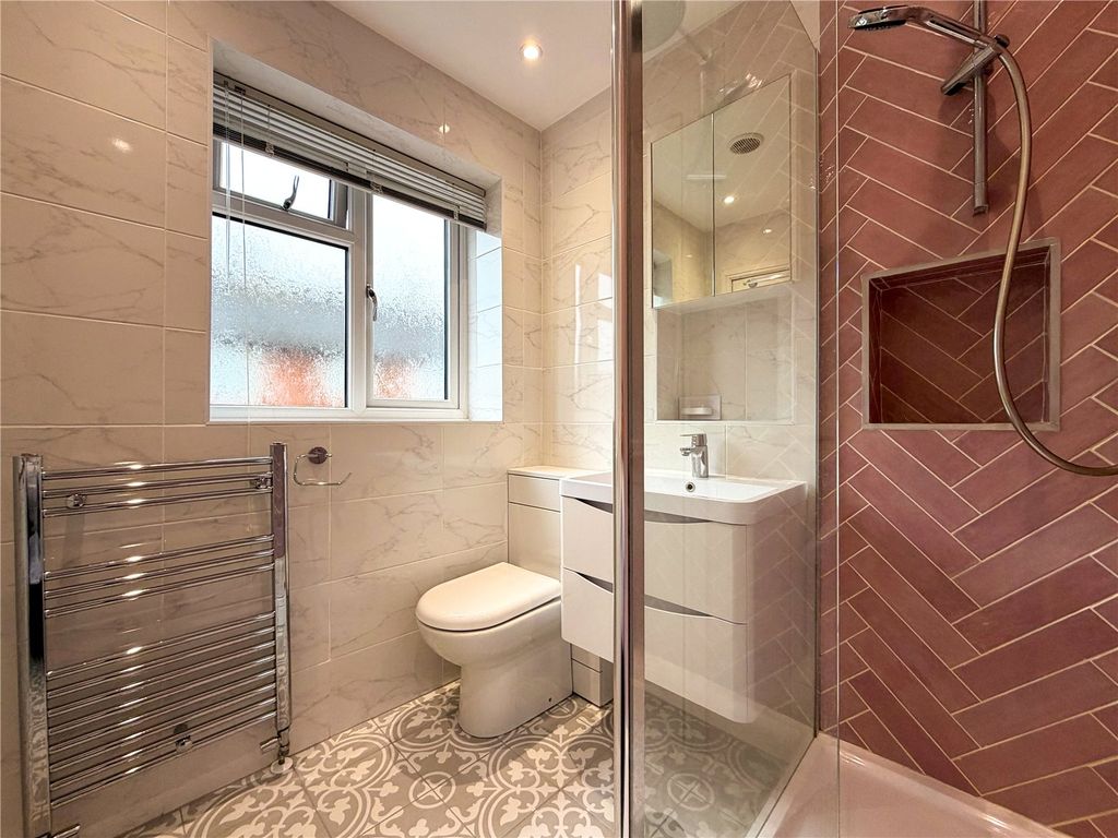 Property photo 2 of 24 Picture No. 15