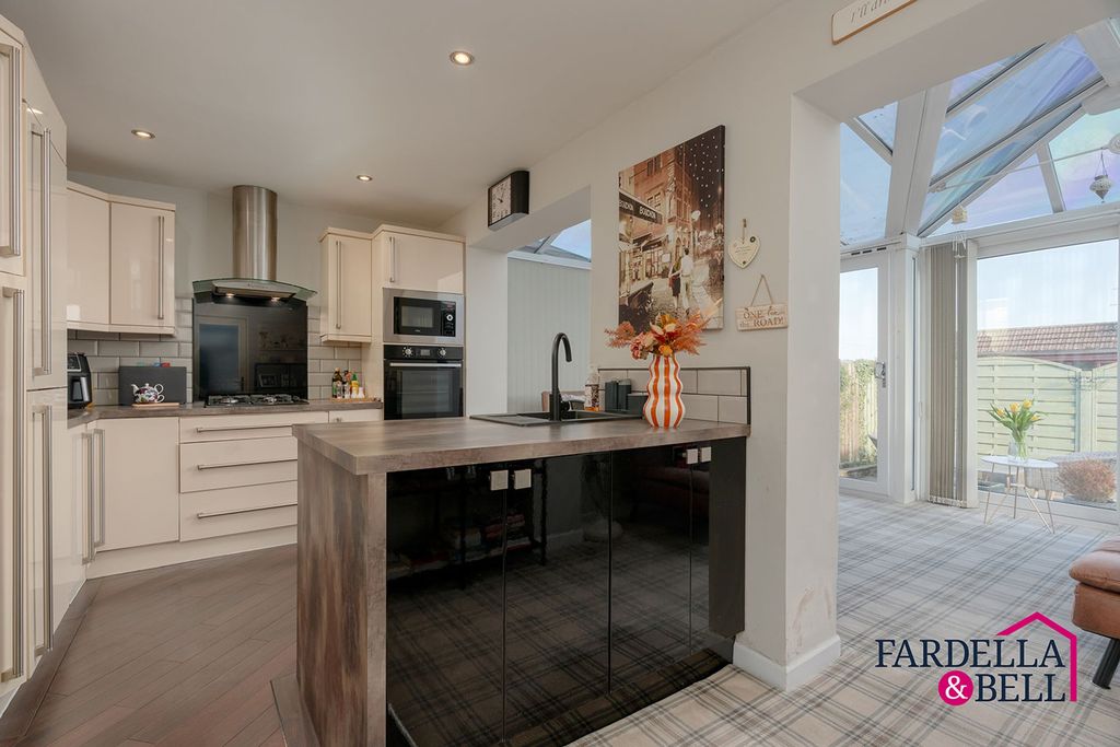 Property photo 2 of 13