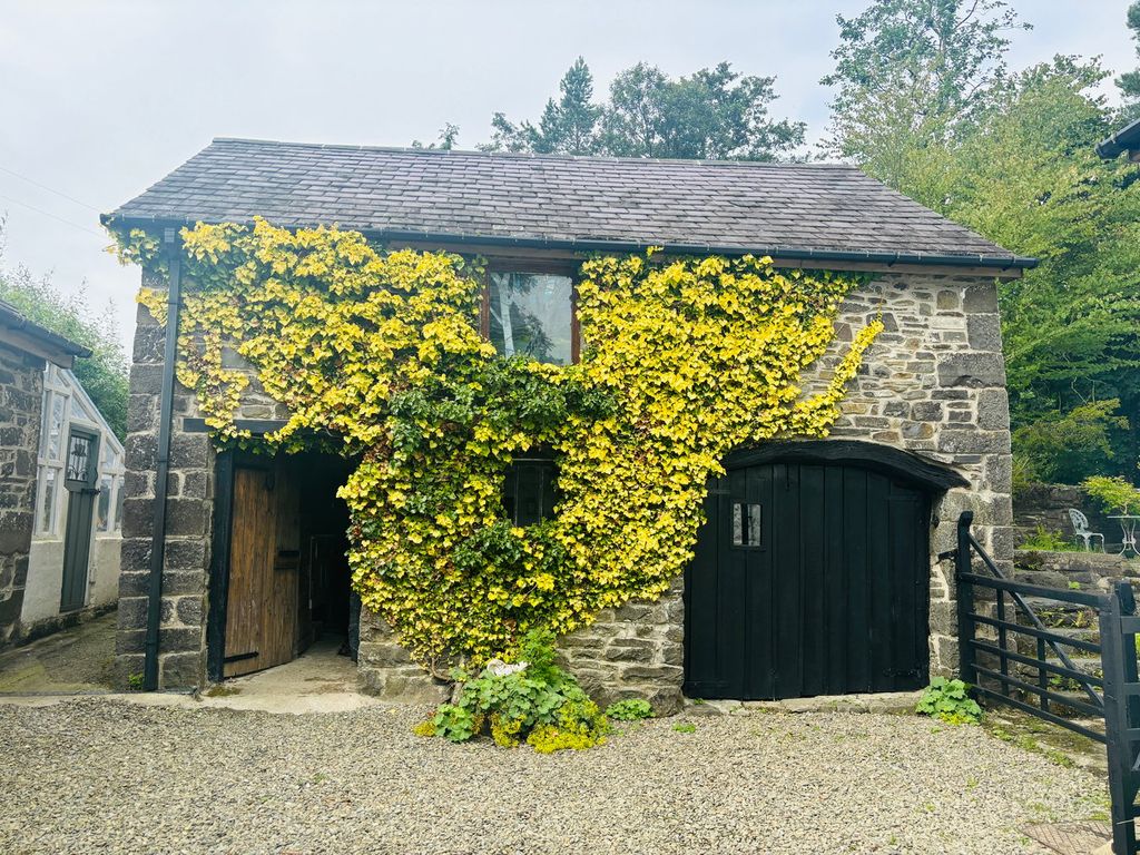 Property photo 2 of 38