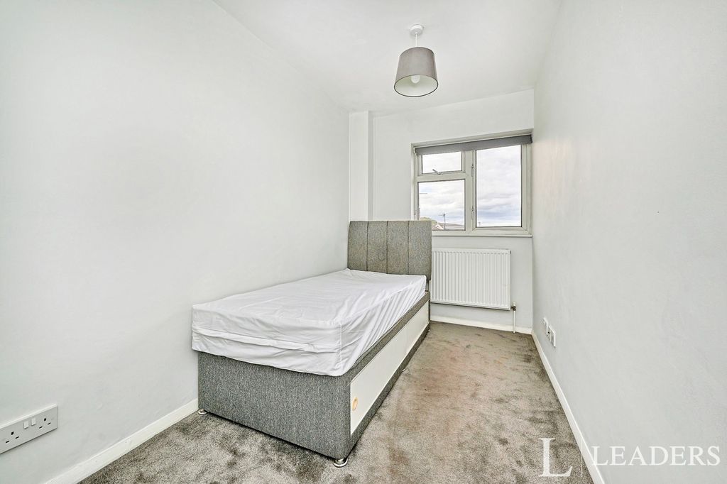 Property photo 3 of 18 Pbox-Img.Jpg