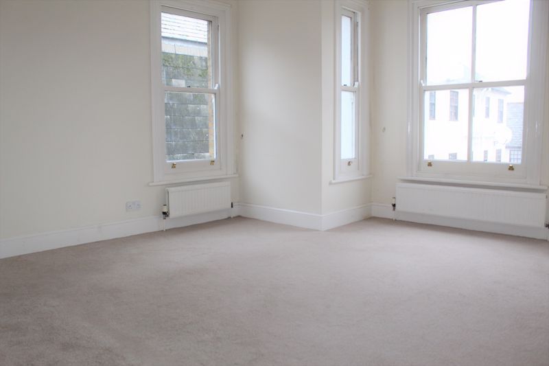 Property photo 2 of 7 Photo 7