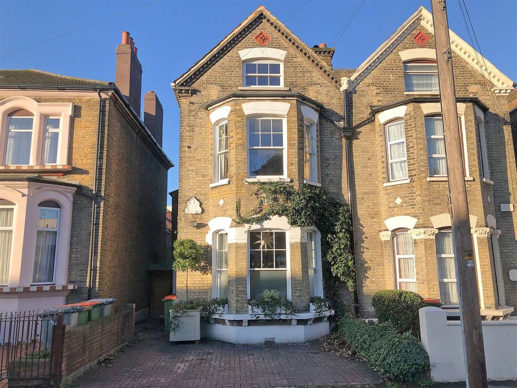 Property photo 1 of 32 Front