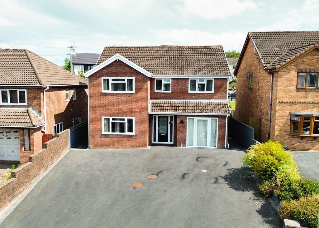 Property photo 1 of 34