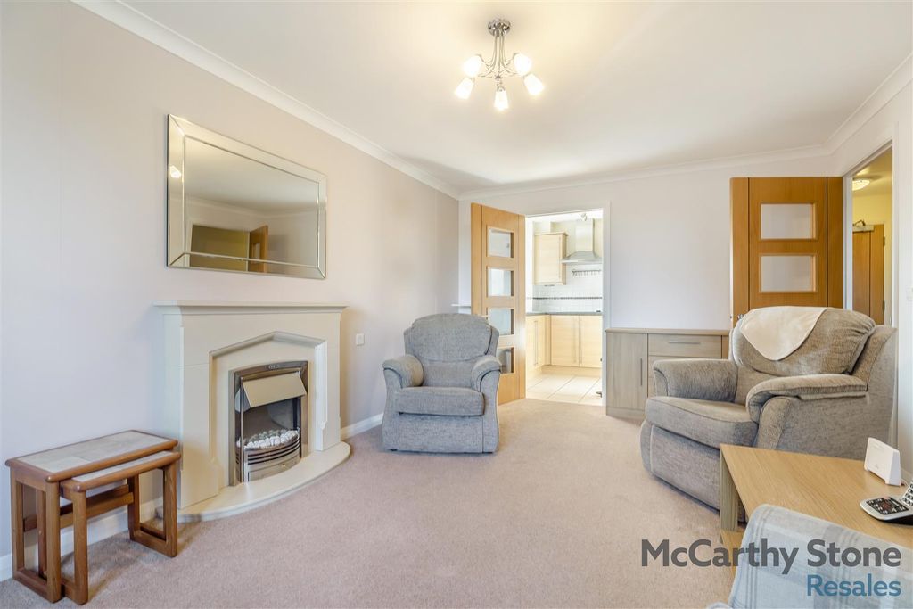 Property photo 3 of 31 8680519-Interior17.Jpg