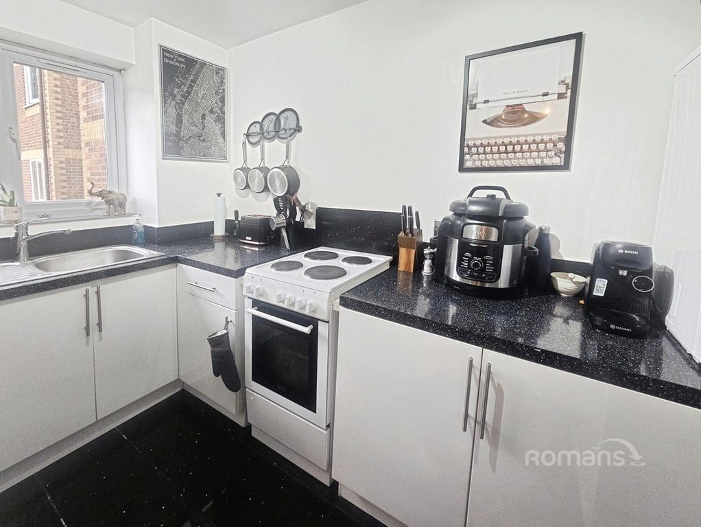 Property photo 1 of 11 Pbox-Img.Jpg
