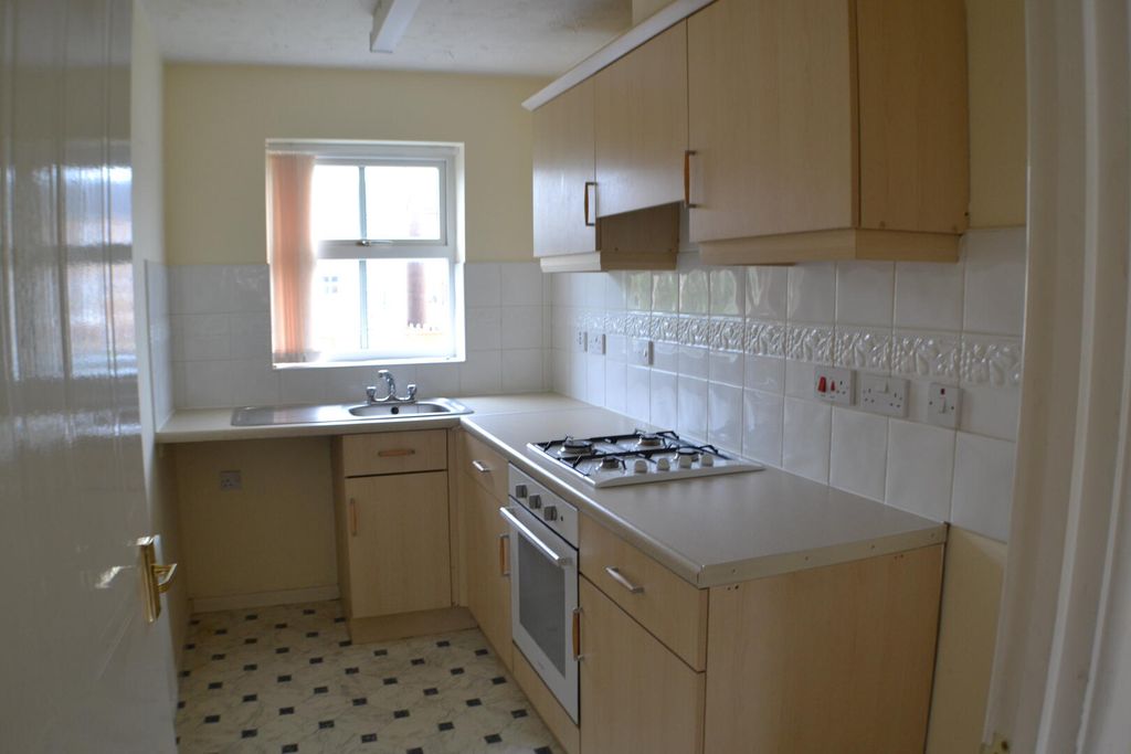 Property photo 3 of 4 Kitchen