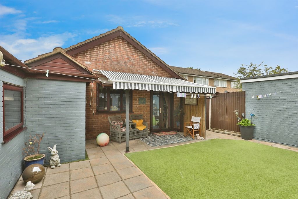 Property photo 2 of 17