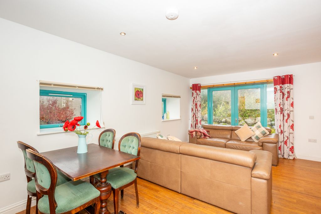 Property photo 1 of 21 Living/Dining Area