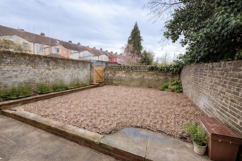 Property photo 3 of 5 99592640