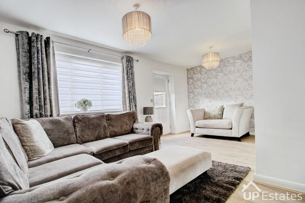 Property photo 2 of 21