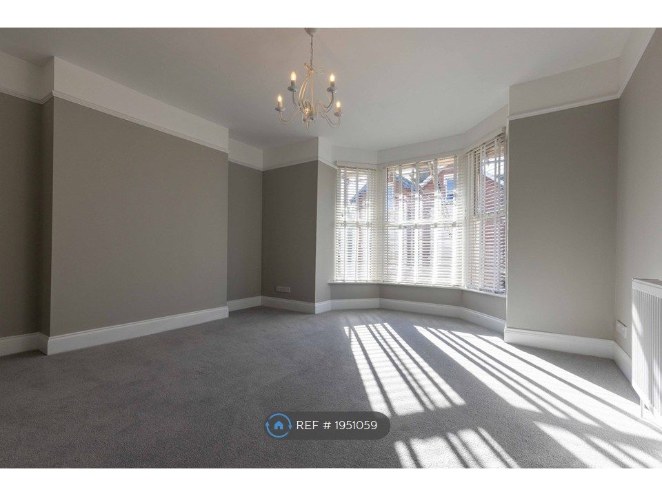 Property photo 1 of 7 Siting Room