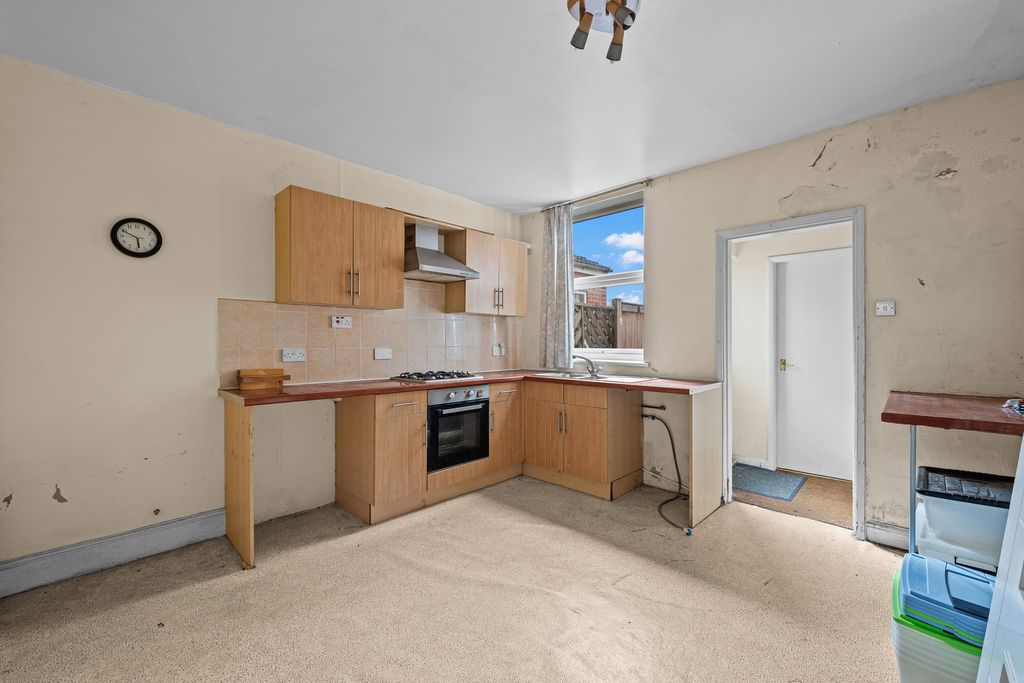 Property photo 3 of 19