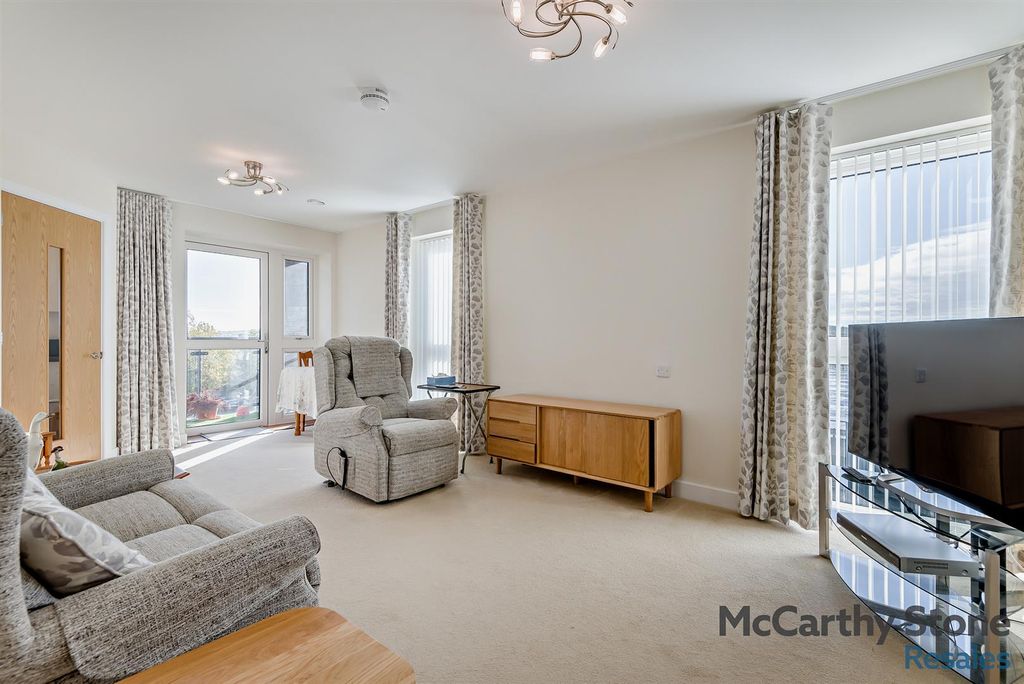 Property photo 2 of 19 Living Room