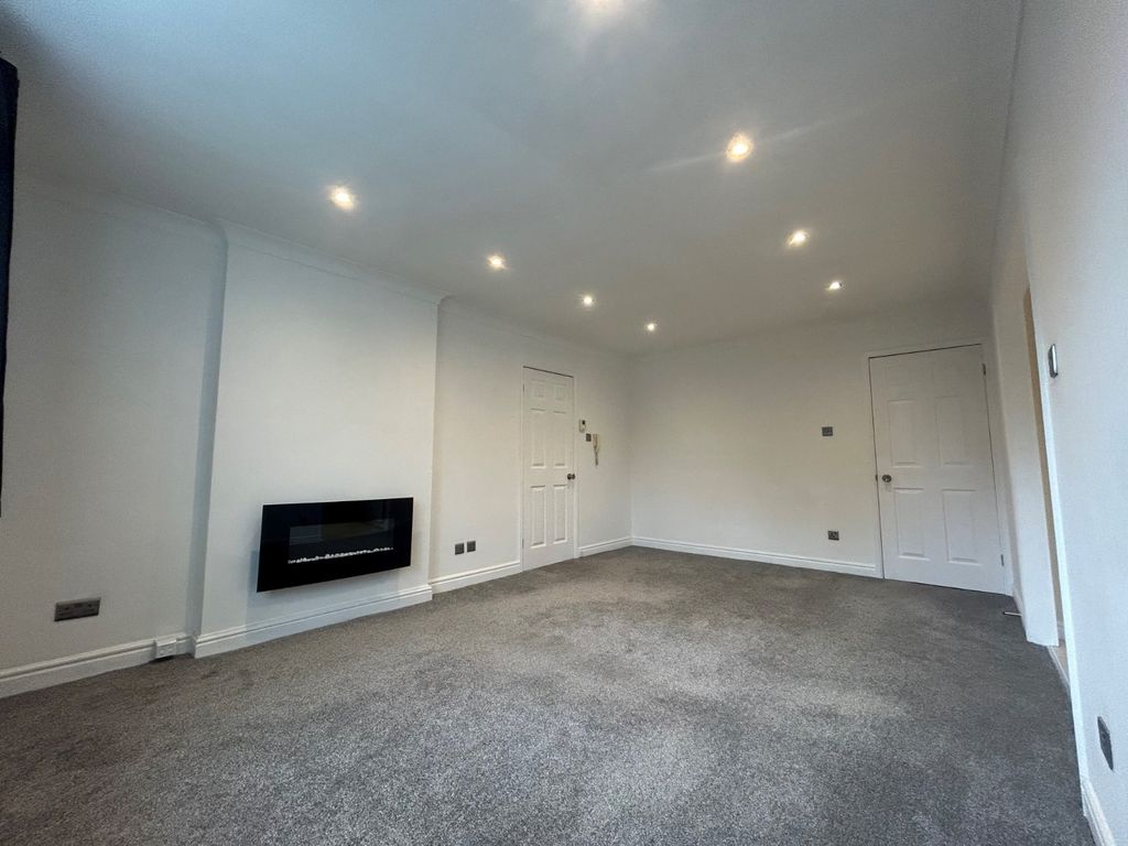 Property photo 3 of 8 Picture No. 09