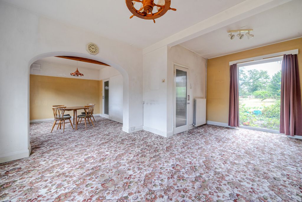 Property photo 2 of 19 1327764-2-687E4F7...