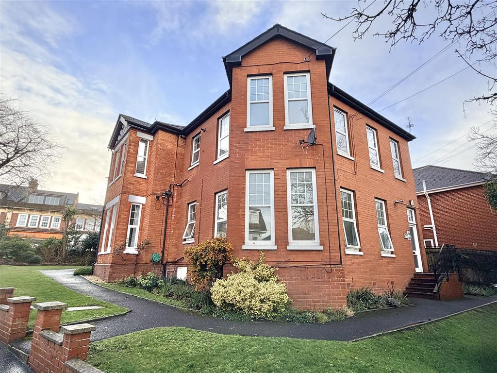 Property photo 3 of 14 First Floor Flat