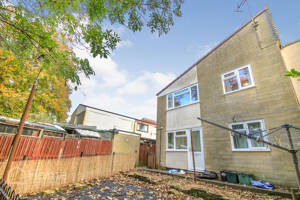 Property photo 1 of 8