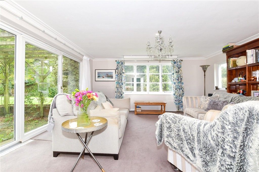 Property photo 2 of 17 Sitting Room