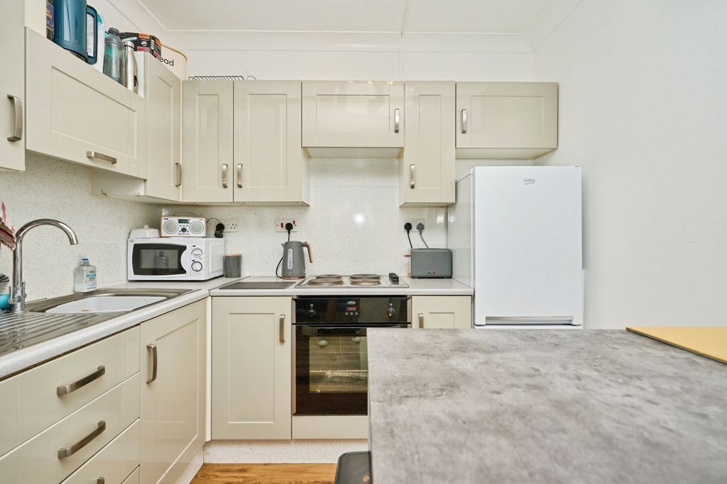 Property photo 3 of 16 Kitchen