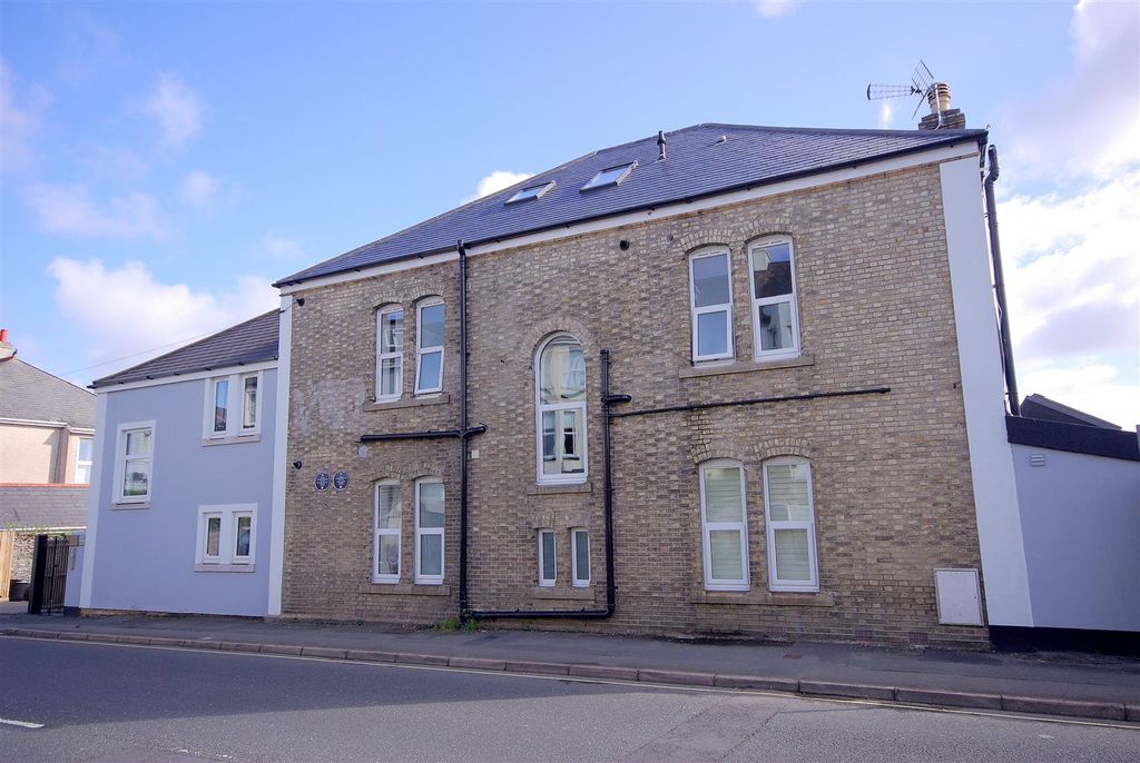 Property photo 3 of 24 Boisdale House