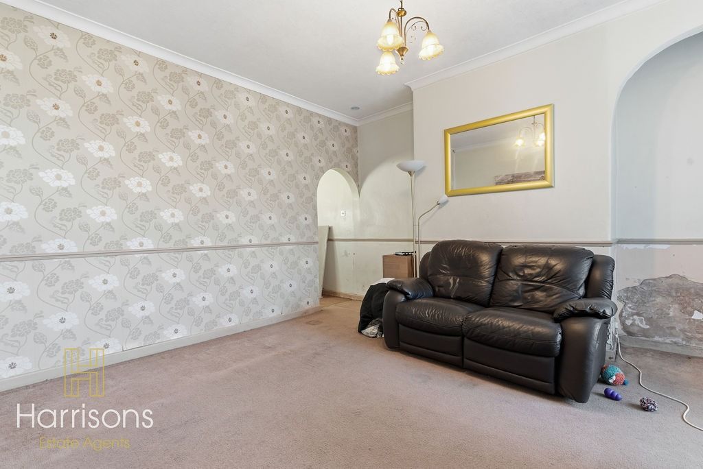 Property photo 3 of 15 4640422